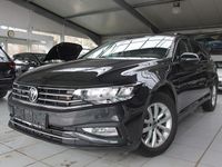 Gebraucht VW Passat 150 PS (110 kW) 2022 Grau Limousine