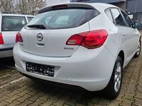 Gebraucht Opel Astra Design Edition 87 PS (63 kW) 2012 Weiß Limousine