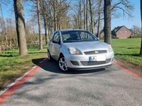 Gebraucht Ford Fiesta Ambiente 60 PS (44 kW) 2008 Silber Limousine