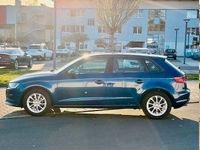 Gebraucht Audi A3 Sportback Attraction 110 PS (80 kW) 2014 Blau Kleinwagen