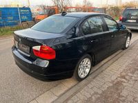 Gebraucht BMW 320 177 PS (130 kW) 2008 Schwarz Limousine