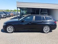 Gebraucht BMW 320 Advantage 190 PS (139 kW) 2021 Black sapphire metallic Kombi