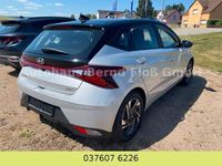 Gebraucht Hyundai i20 101 PS (74 kW) 2022 Silber Limousine