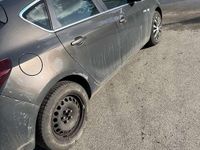 Gebraucht Opel Astra Innovation 140 PS (102 kW) 2013 Plat.anthr./rogrey/0j:silbergr Kleinwagen