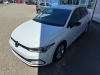 Gebraucht VW Golf VIII 150 PS (110 kW) 2021 Weiß Limousine