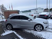 Gebraucht Mercedes A180 122 PS (89 kW) 2015 Silber Limousine