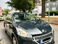 Gebraucht Peugeot 208 68 PS (50 kW) 2015 Blau Kleinwagen