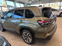 Neu Subaru Forester Platinum 136 PS (100 kW) 2026 Grün SUV