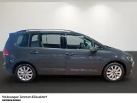 Gebraucht VW Touran Comfortline 150 PS (110 kW) 2023 Grau Van / Kleinbus