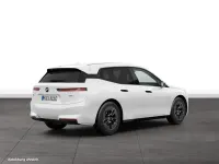 Gebraucht BMW iX 300 kW (408 PS) 2025 Alpinweiss SUV