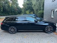 Gebraucht Mercedes E220 Avantgarde 194 PS (142 kW) 2017 Schwarz Limousine
