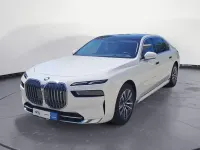 Gebraucht BMW i7 334 kW (455 PS) 2024 Alpinweiß uni Limousine