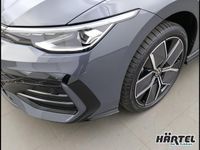 Neu VW Golf VIII R-line 150 PS (110 kW) 2025 Delfingrau (grey), metallic Limousine