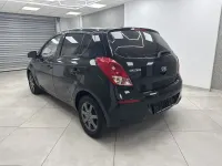 Gebraucht Hyundai i20 Edition 86 PS (63 kW) 2013 Schwarz Kleinwagen