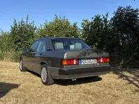 Gebraucht Mercedes 190 122 PS (89 kW) 1992 Grau Limousine