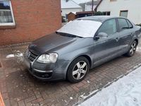 Gebraucht VW Jetta 102 PS (75 kW) 2009 Grau Limousine