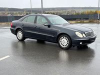 Gebraucht Mercedes E240 Elegance 177 PS (130 kW) 2002 Schwarz Limousine