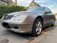 Gebraucht Mercedes 180 143 PS (105 kW) 2004 Gold Limousine