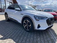 Gebraucht Audi e-tron Advanced 230 kW (313 PS) 2022 Gletscherweiß metallic SUV