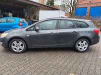Gebraucht Opel Astra Design Edition 125 PS (91 kW) 2011 Grau Kombi