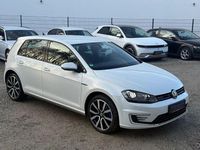 Gebraucht VW Golf VII GTE 150 PS (110 kW) 2016 Oryxweiß perlmutteffekt Limousine