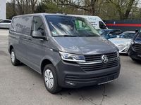 Gebraucht VW Transporter 150 PS (110 kW) 2023 Grau Van