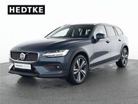 Gebraucht Volvo V60 CC Ultimate 197 PS (144 kW) 2023 Blau Kombi