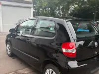 Gebraucht VW Fox 77 PS (56 kW) 2008 Schwarz Kleinwagen
