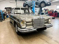 Gebraucht Mercedes 250 150 PS (110 kW) 1966 Grün Limousine