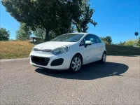 Gebraucht Kia Rio 85 PS (62 kW) 2013 Weiß Kleinwagen