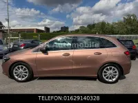 Gebraucht Mercedes B200 163 PS (119 kW) 2022 Gold Kleinwagen