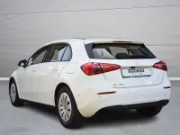 Gebraucht Mercedes A180 116 PS (85 kW) 2022 Weiß Limousine