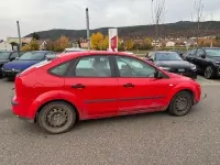 Gebraucht Ford Focus Trend 116 PS (85 kW) 2005 Rot Limousine
