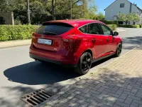 Gebraucht Ford Focus Titanium 125 PS (91 kW) 2016 Candyrot metallic Kleinwagen