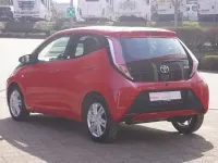 Second-hand Toyota Aygo 69 CP (50 kW) 2016 Roșu Hatchback