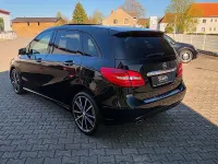 Gebraucht Mercedes B180 122 PS (89 kW) 2012 Schwarz Van / Kleinbus