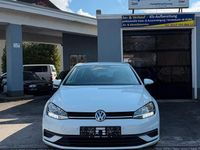 Gebraucht VW Golf VII Trendline 116 PS (85 kW) 2019 Weiß Limousine