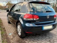 Gebraucht VW Golf VII Match 105 PS (77 kW) 2012 Blau Limousine