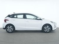 Gebraucht Hyundai i20 101 PS (74 kW) 2024 Atlas white Kleinwagen