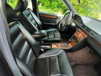Gebraucht Mercedes E300 1989 Schwarz Limousine