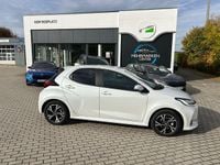 Neu Toyota Yaris Team 116 PS (85 kW) 2025 Weiß Limousine