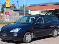 Usado Ford Focus 116 HP (85 kW) 2000 Azul Sedan