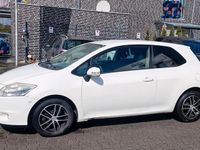 Gebraucht Toyota Auris 125 PS (91 kW) 2011 Weiß Kleinwagen