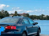 Second-hand VW Jetta 105 CP (77 kW) 2012 Albastru Berlinǎ