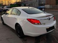 Gebraucht Opel Insignia Edition 116 PS (85 kW) 2009 Weiß Limousine