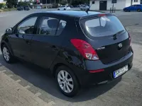 Gebraucht Hyundai i20 Edition 86 PS (63 kW) 2013 Schwarz Kleinwagen