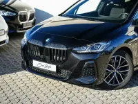 Gebraucht BMW 220 Active Tourer M Sport 170 PS (125 kW) 2025 Saphirschwarzmetallic Van / Kleinbus