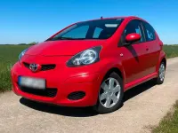 Gebraucht Toyota Aygo 68 PS (50 kW) 2010 Rot Kleinwagen