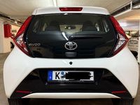 Gebraucht Toyota Aygo X X-play 72 PS (52 kW) 2021 Weiß SUV