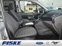 Gebraucht Ford Tourneo Titanium 120 PS (88 kW) 2022 Polar silber Van / Kleinbus